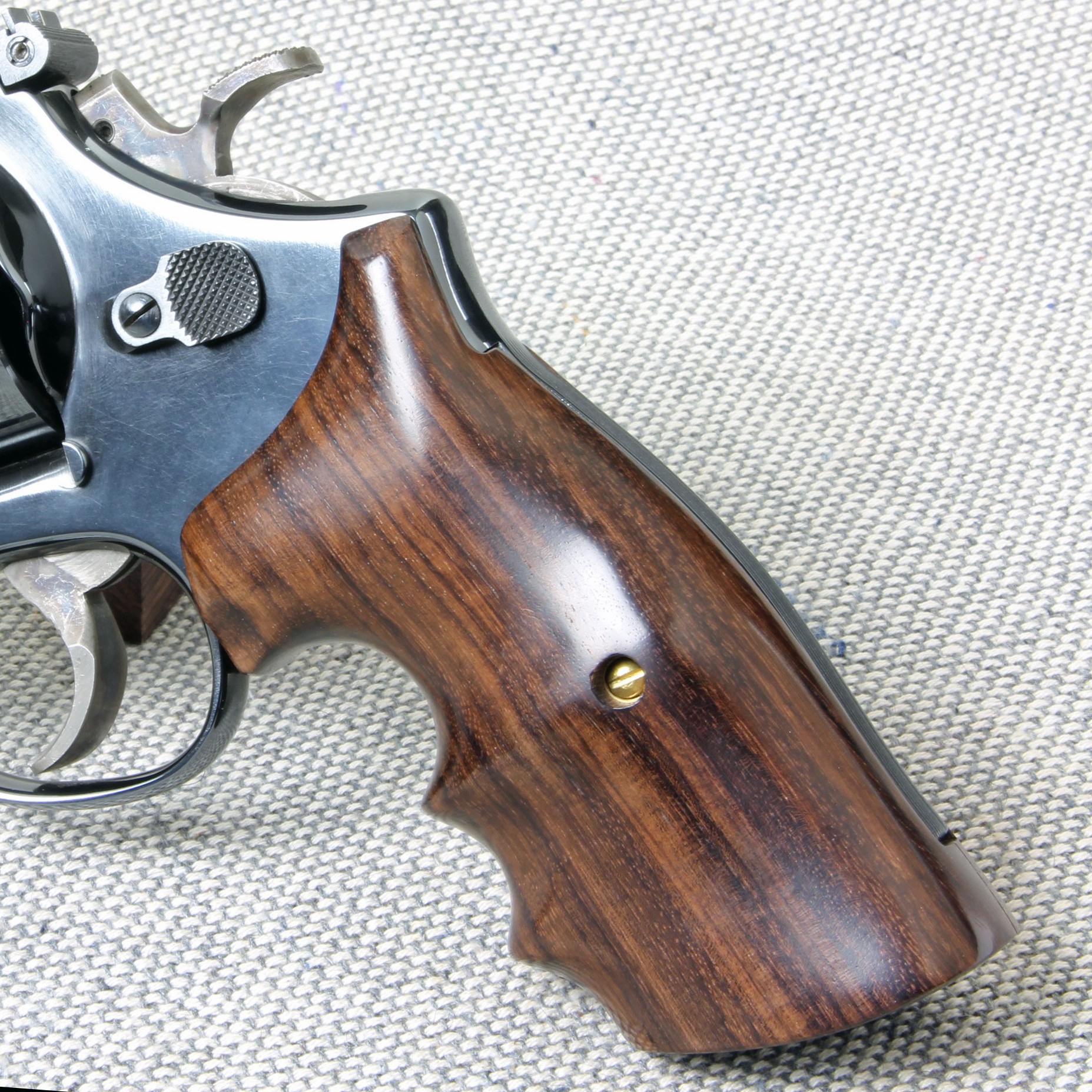 S&W K/L Frame Square Butt Combat Rosewood Grips