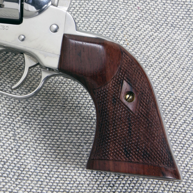 Ruger .32 H&R Vaquero Gunfighter Rosewood Checkered Surface Checkered ...